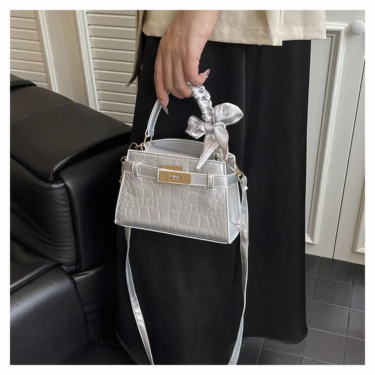 2025 Summer Women's Light Luxury Croc Pattern Shoulder Bag — feature 29