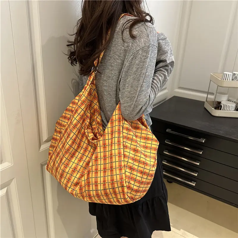 Korean Plaid Tote Bag Large Capacity Commuter Shoulder Bag - Image 6
