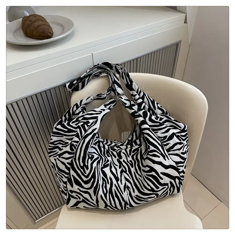 Korean Plaid Tote Bag Large Capacity Commuter Shoulder Bag — feature 32