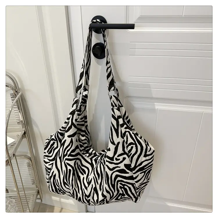 Korean Plaid Tote Bag Large Capacity Commuter Shoulder Bag — feature 50