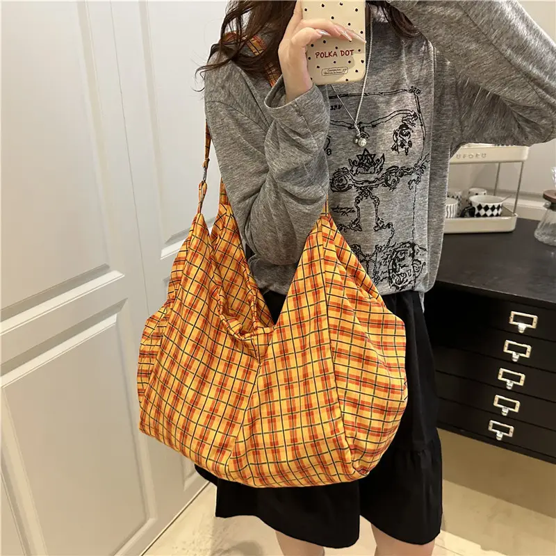 Korean Plaid Tote Bag Large Capacity Commuter Shoulder Bag - Image 3