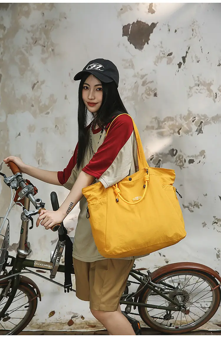 Yellow Velvet Travel Bag Large Capacity Waterproof — feature 33