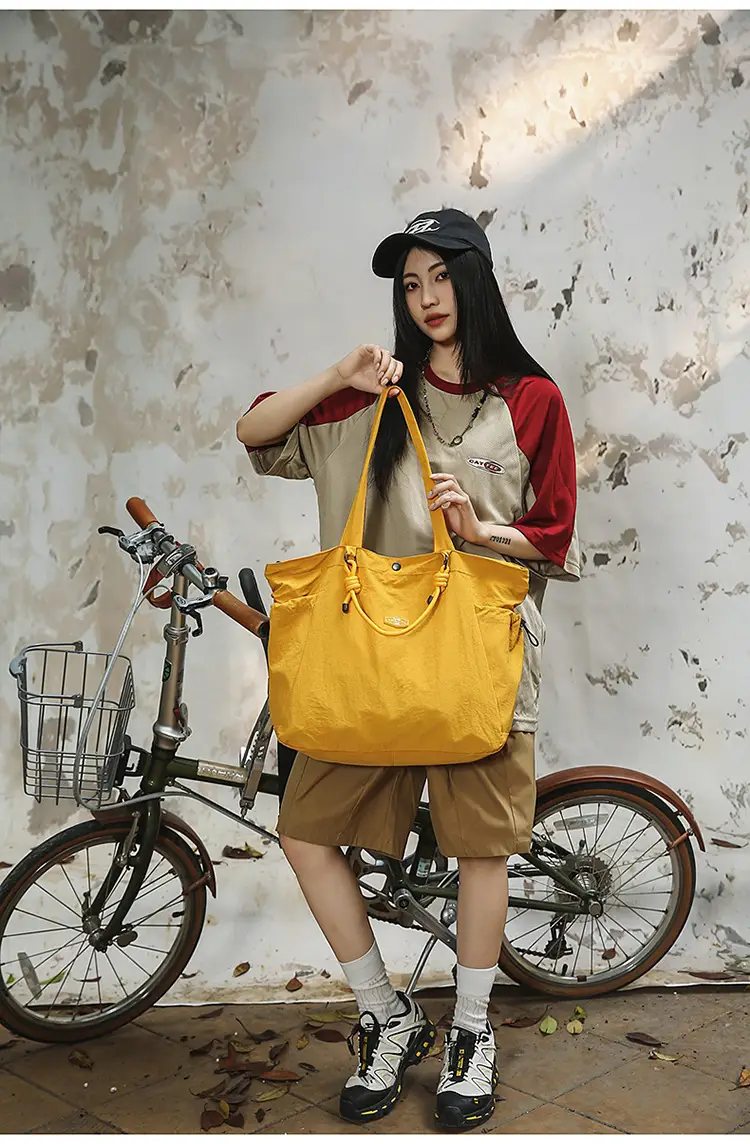 Yellow Velvet Travel Bag Large Capacity Waterproof — feature 39