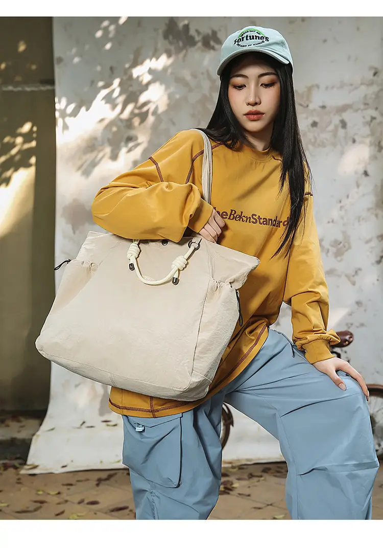 Yellow Velvet Travel Bag Large Capacity Waterproof — feature 9