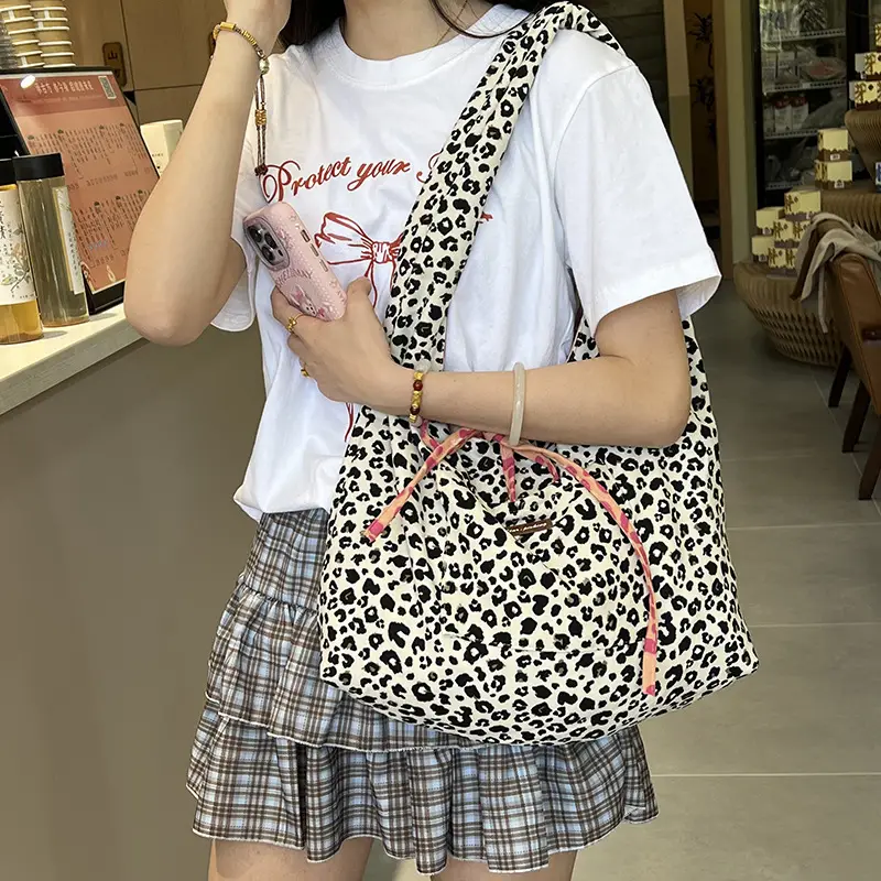 2025 Leopard Print College Student Commuting Bag Large Capacity Casual Shoulder Bag - Image 8