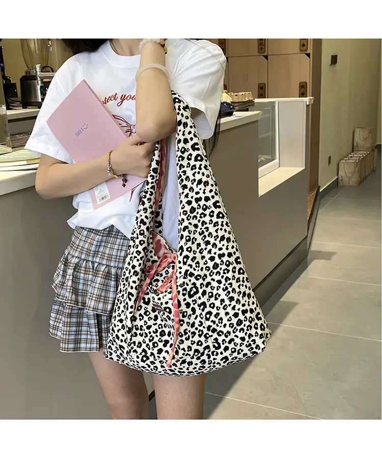 2025 Leopard Print College Student Commuting Bag Large Capacity Casual Shoulder Bag — feature 10