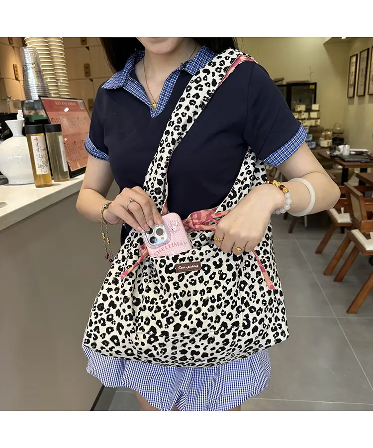 2025 Leopard Print College Student Commuting Bag Large Capacity Casual Shoulder Bag — feature 21