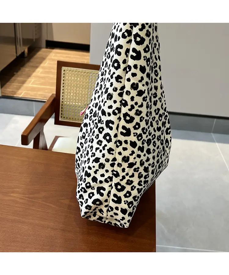 2025 Leopard Print College Student Commuting Bag Large Capacity Casual Shoulder Bag — feature 6