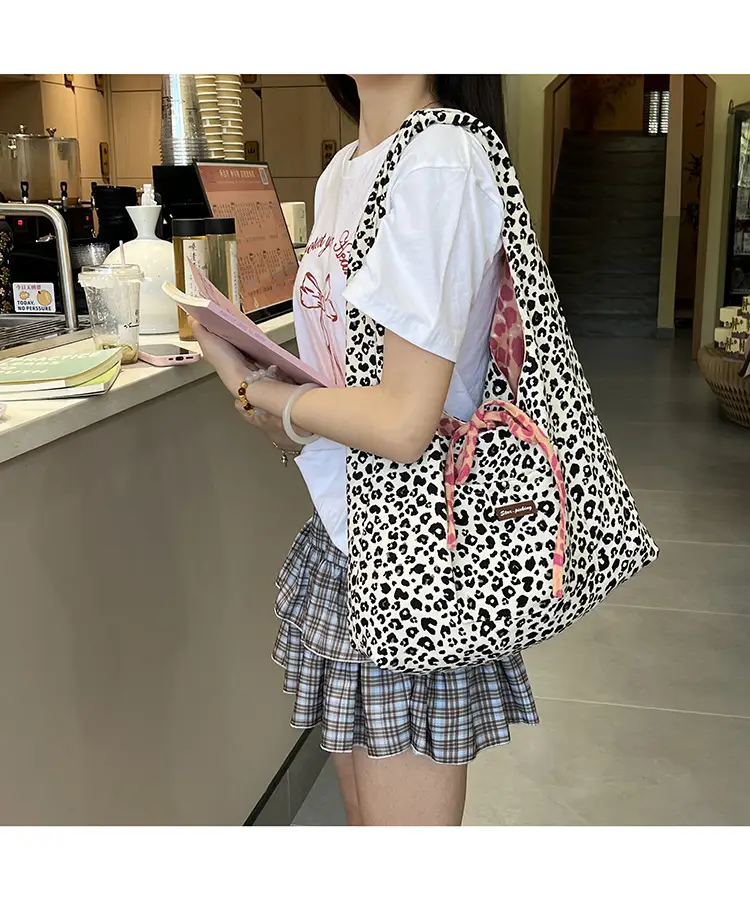 2025 Leopard Print College Student Commuting Bag Large Capacity Casual Shoulder Bag — feature 9