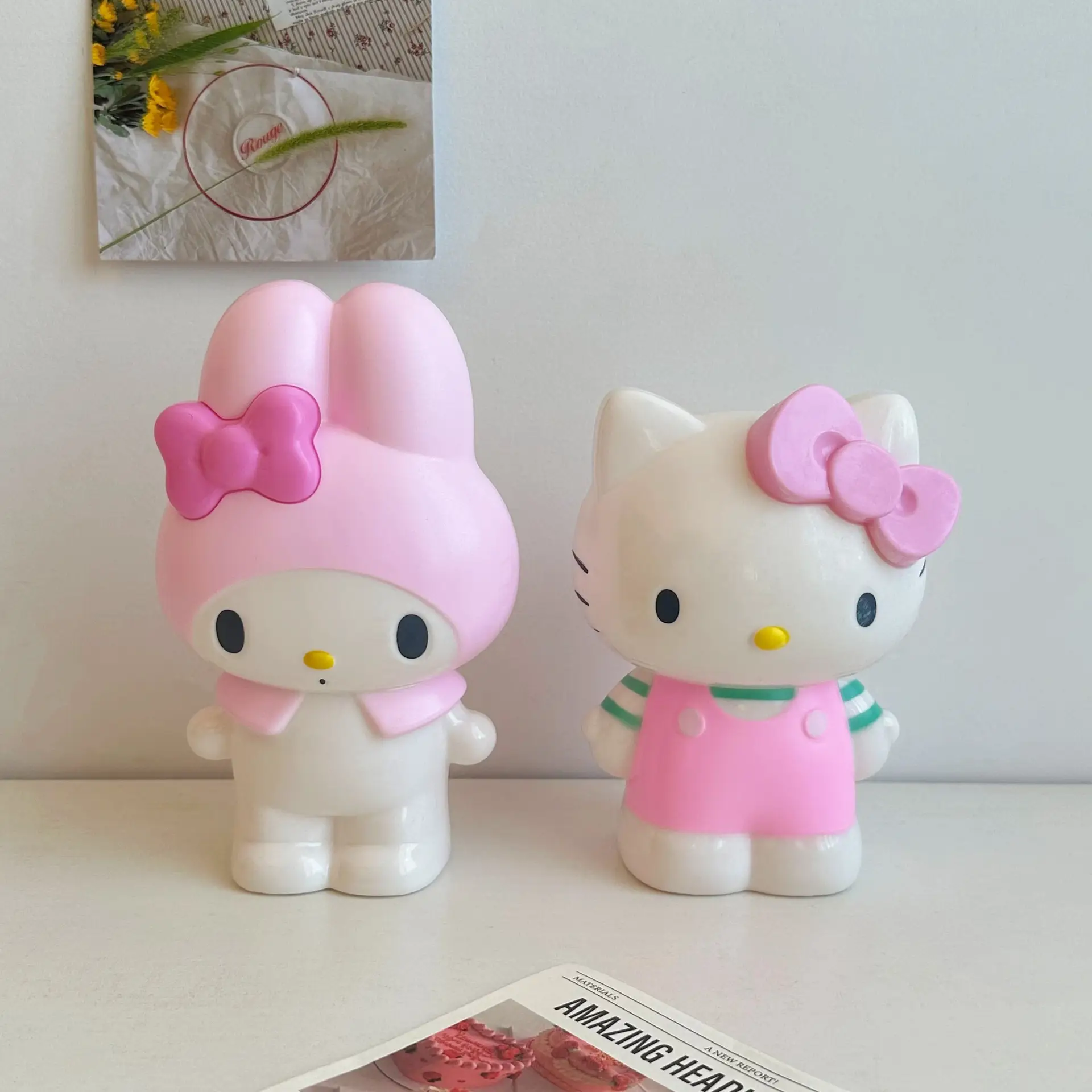 Hello Kitty & Me My Beauty Brush Storage Tube — feature 12