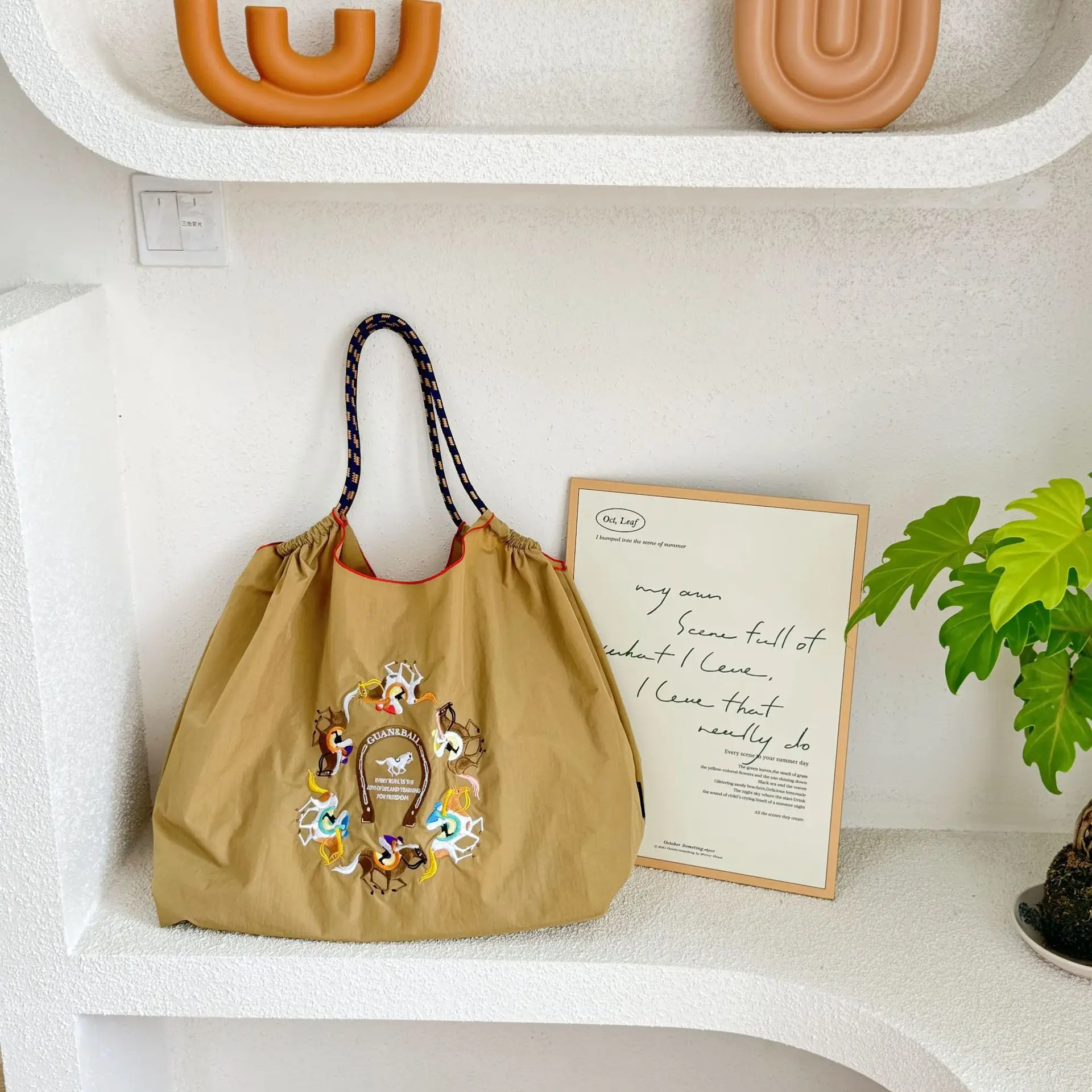 New Embroidered Shoulder Bag for Women - Image 2