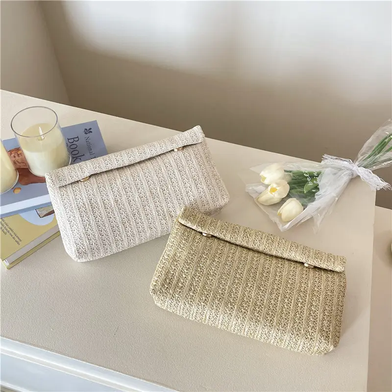 Women Straw Crossbody Bag Small Square Design - Image 4