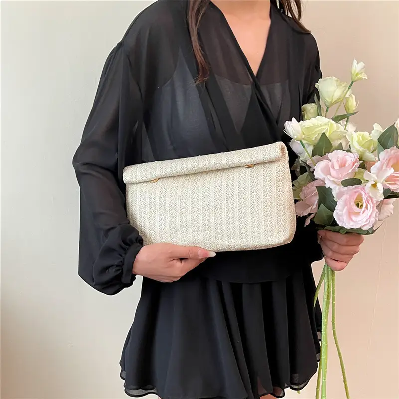 Women Straw Crossbody Bag Small Square Design - Image 5