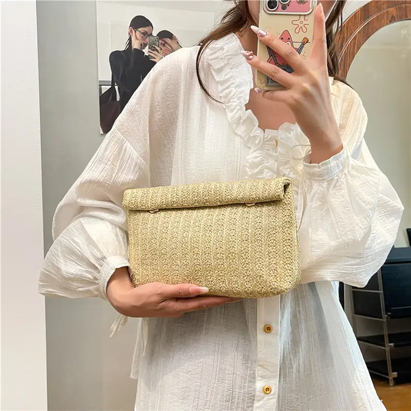 Women Straw Crossbody Bag Small Square Design - Image 6