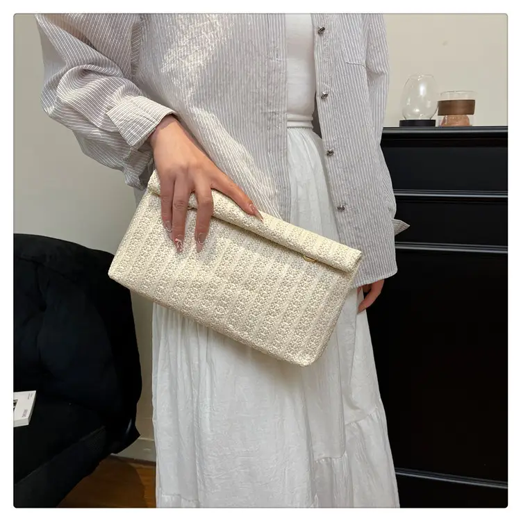 Women Straw Crossbody Bag Small Square Design — feature 15