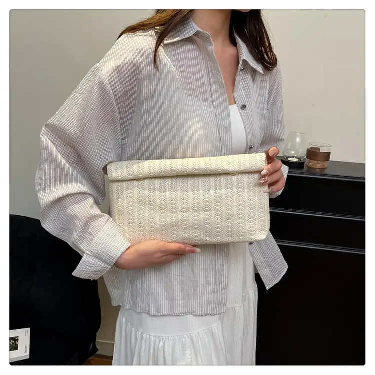 Women Straw Crossbody Bag Small Square Design — feature 16
