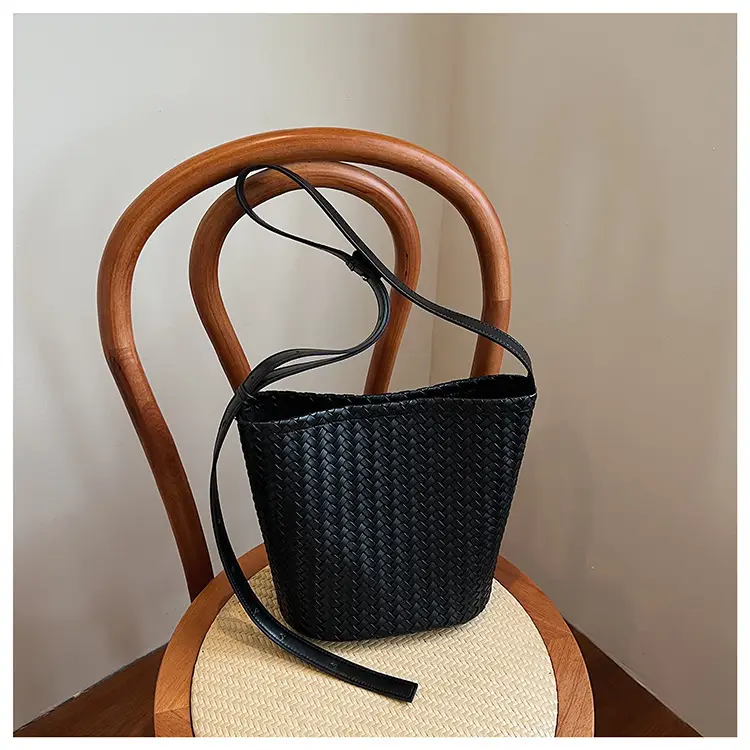 White Woven Crossbody Bag for Women Summer Commute — feature 13