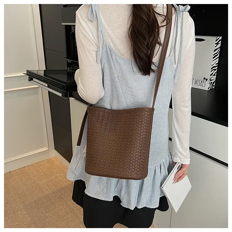 White Woven Crossbody Bag for Women Summer Commute — feature 19