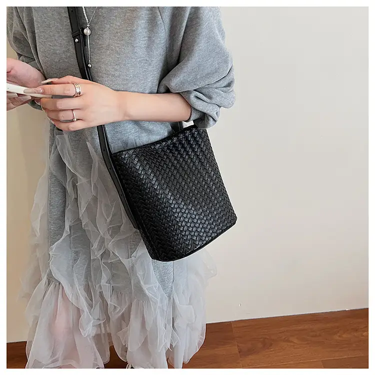 White Woven Crossbody Bag for Women Summer Commute — feature 25