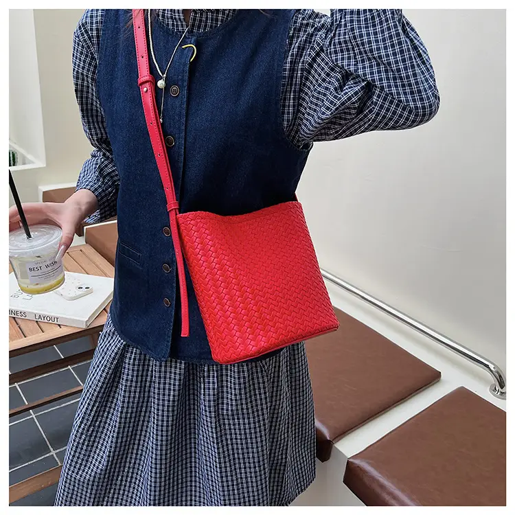 White Woven Crossbody Bag for Women Summer Commute — feature 29
