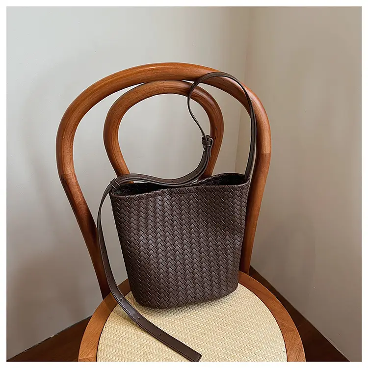 White Woven Crossbody Bag for Women Summer Commute — feature 9