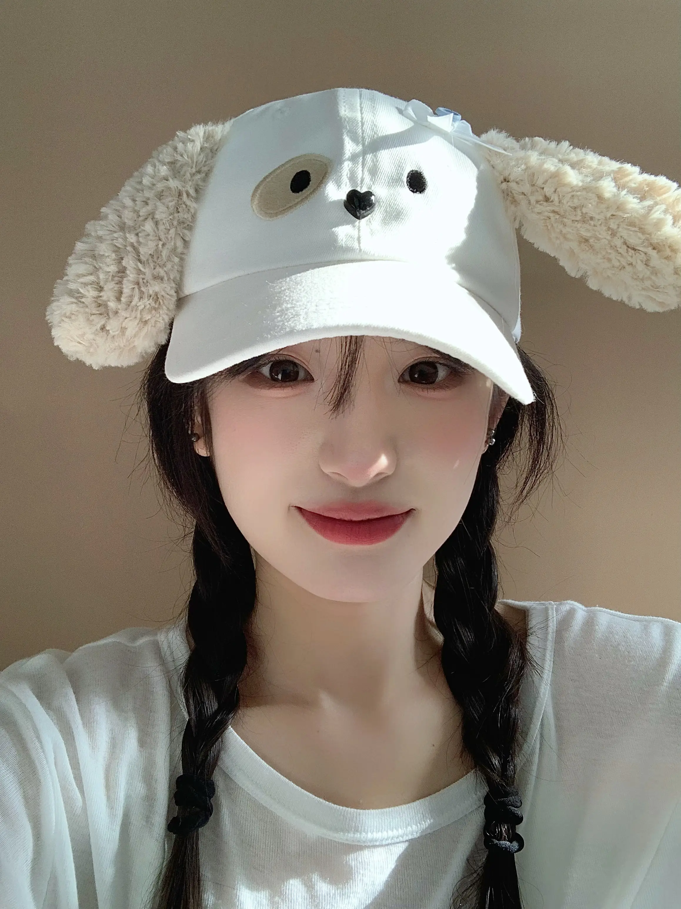 White Plush Bow Cap with Face-Showing Design for Women — feature 2