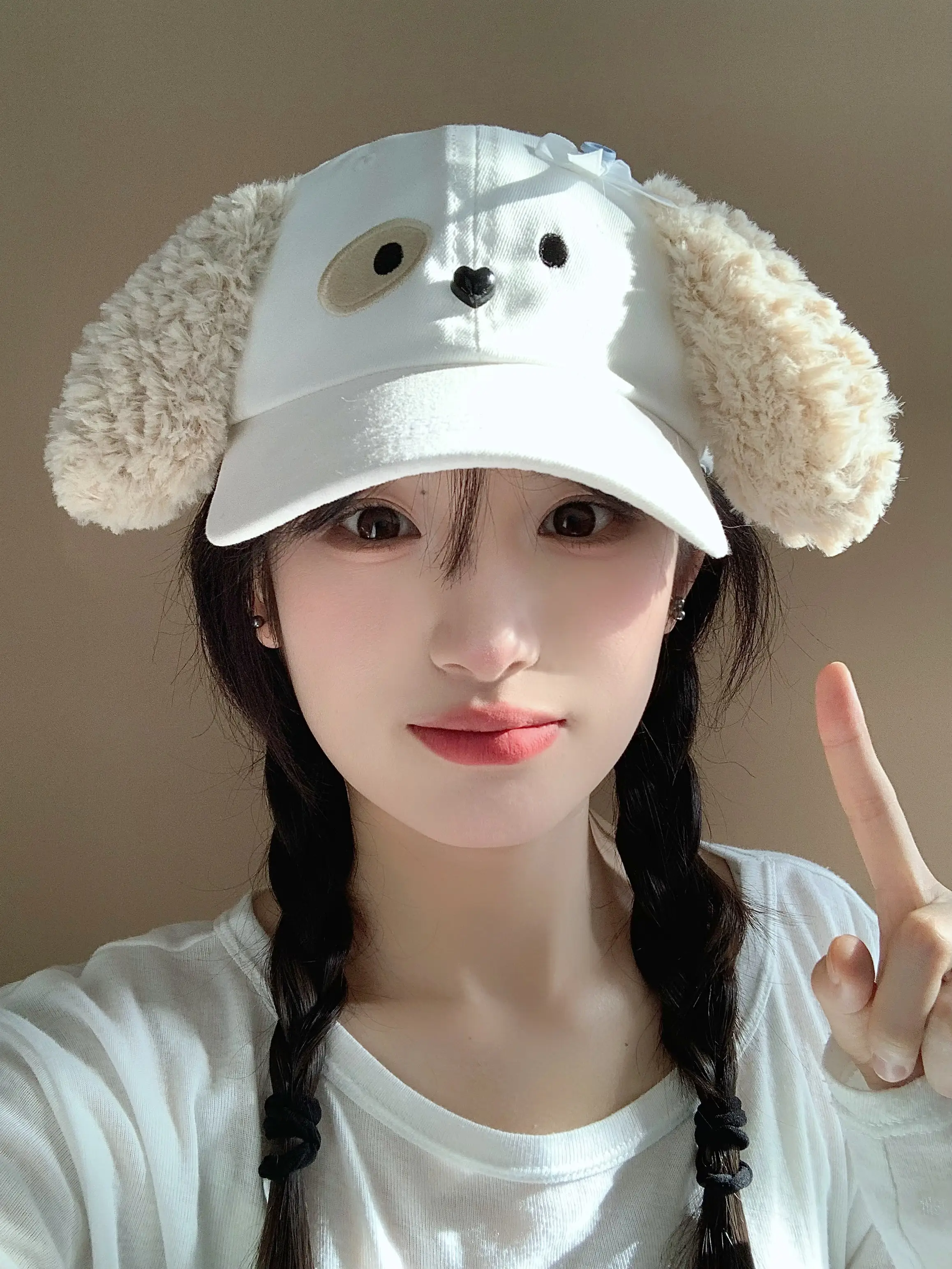 White Plush Bow Cap with Face-Showing Design for Women — feature 3