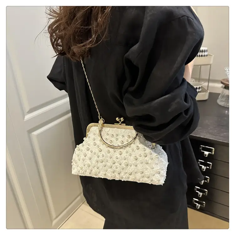 2025 Summer White Pearl Clip Shoulder Bag — feature 12