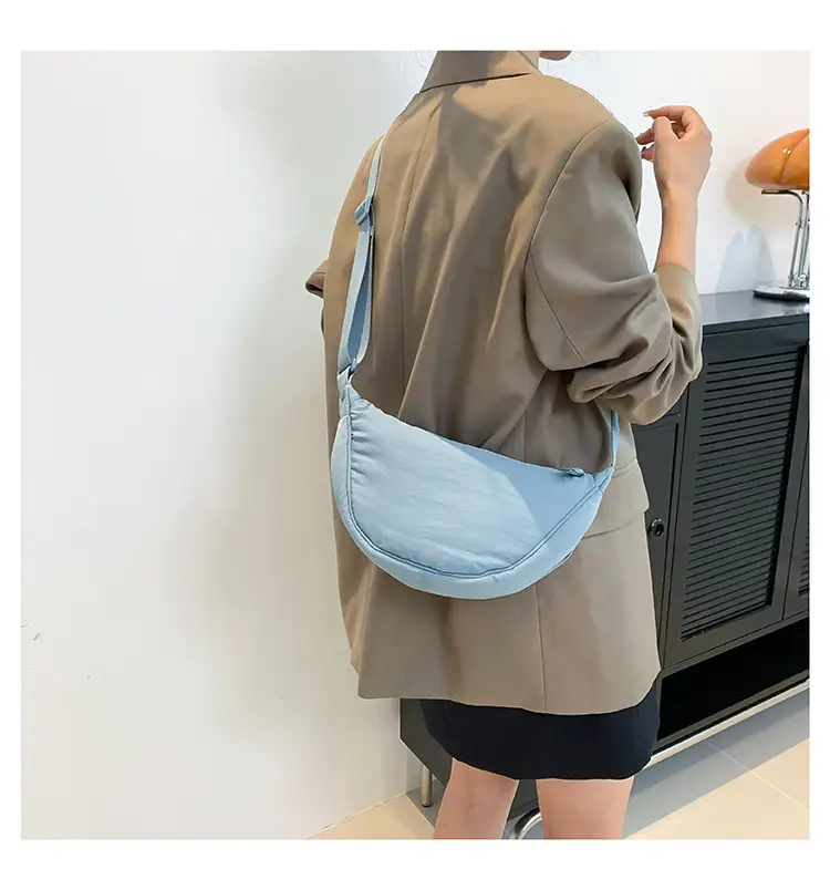 Nylon Crossbody Bag Women Lightweight Casual Shoulder Bag — feature 17