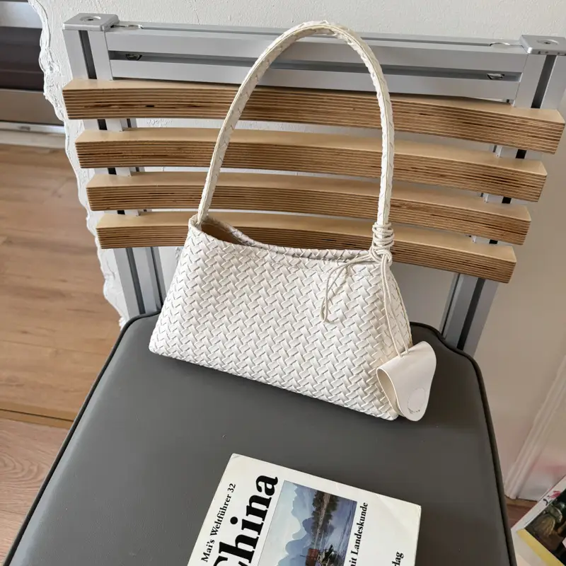 Retro Woven Commuter Bag Women Shoulder Bag 2025 — feature 20