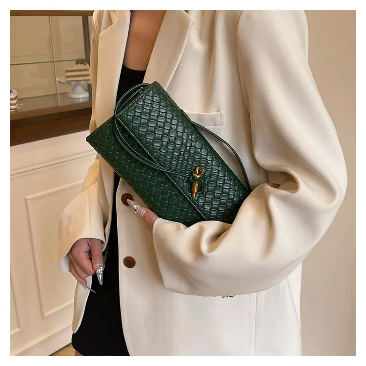 Green Woven Crossbody Bag for Women 2026 — feature 17