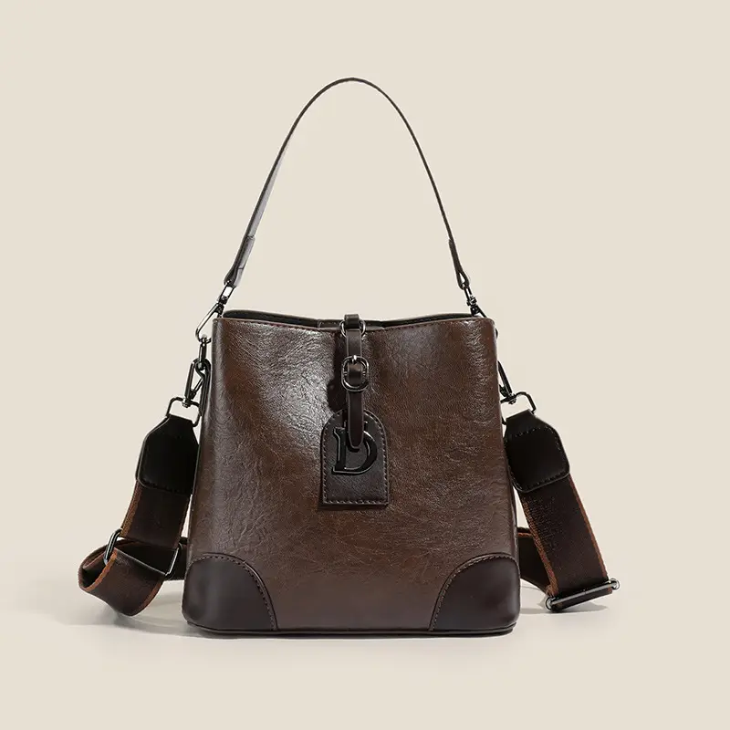 Black Leather Crossbody Bag with D-Logo for Women - Image 5