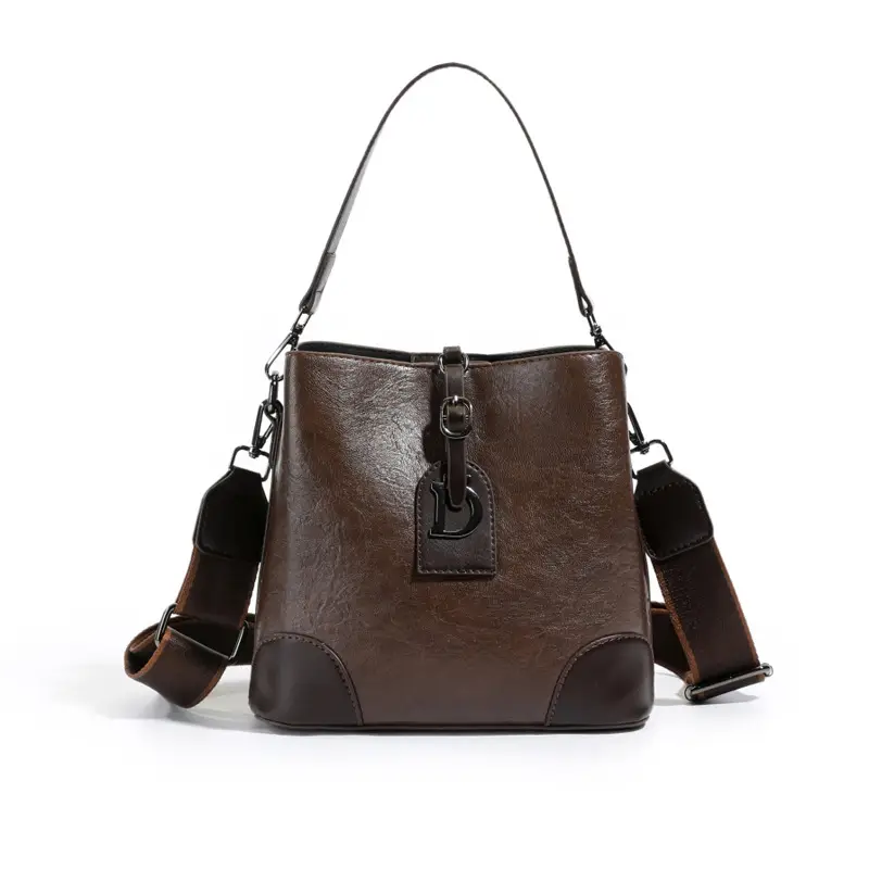 Black Leather Crossbody Bag with D-Logo for Women - Image 7