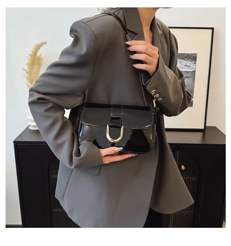 Retro Burgundy Horseshoe Buckle Shoulder Bag — feature 21