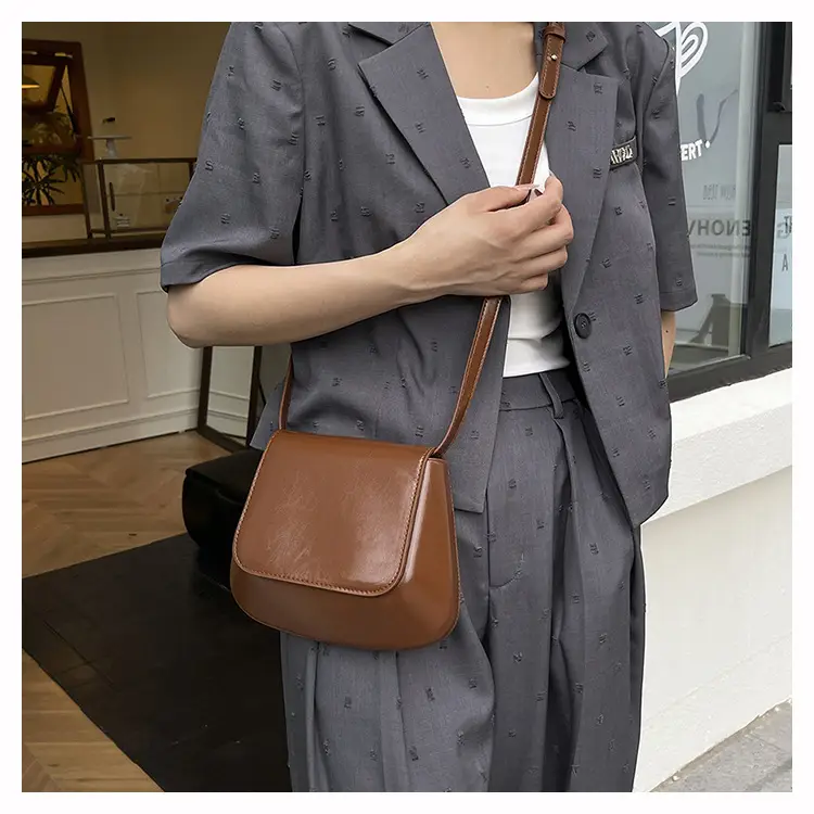 Retro Maillard Saddle Bag Chestnut Large Capacity — feature 12