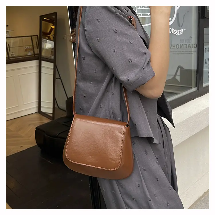 Retro Maillard Saddle Bag Chestnut Large Capacity — feature 13
