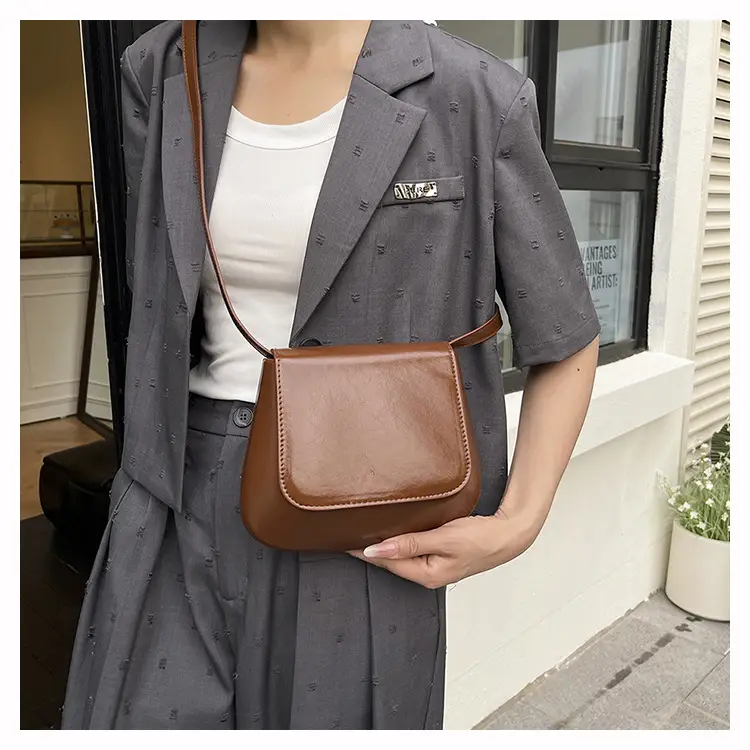 Retro Maillard Saddle Bag Chestnut Large Capacity — feature 14
