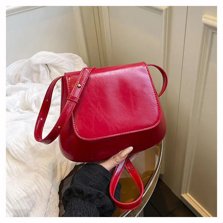 Retro Maillard Saddle Bag Chestnut Large Capacity — feature 22