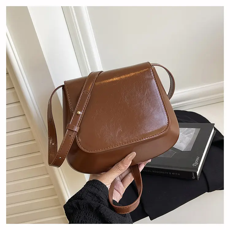 Retro Maillard Saddle Bag Chestnut Large Capacity — feature 24