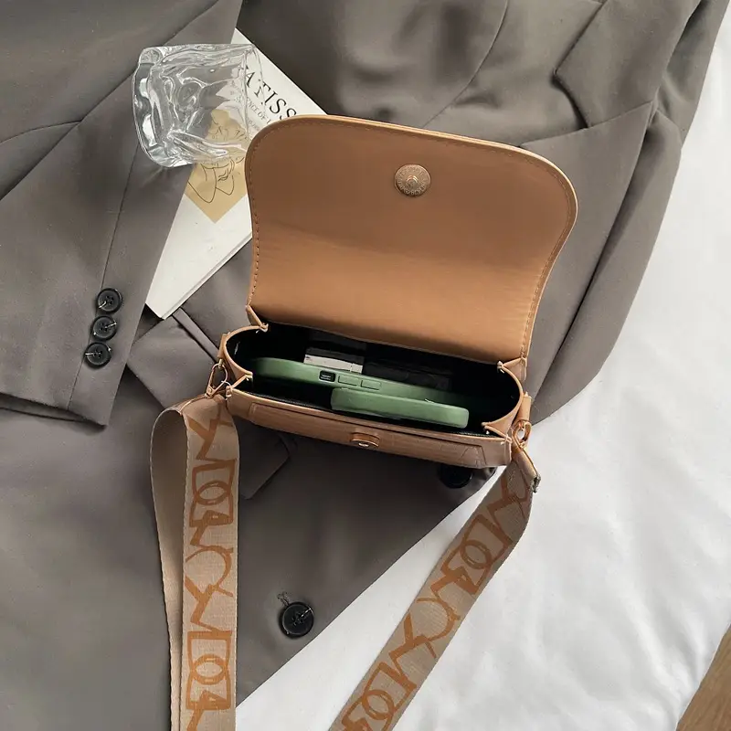 White Minimalist Shoulder Bag for Women 2026 - Image 6