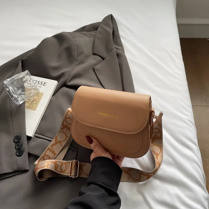 White Minimalist Shoulder Bag for Women 2026 - Image 8