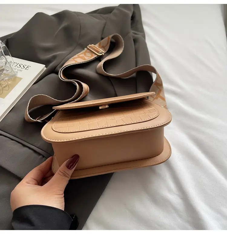White Minimalist Shoulder Bag for Women 2026 — feature 16