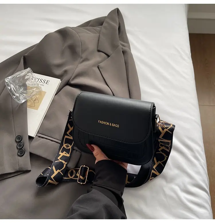 White Minimalist Shoulder Bag for Women 2026 — feature 18