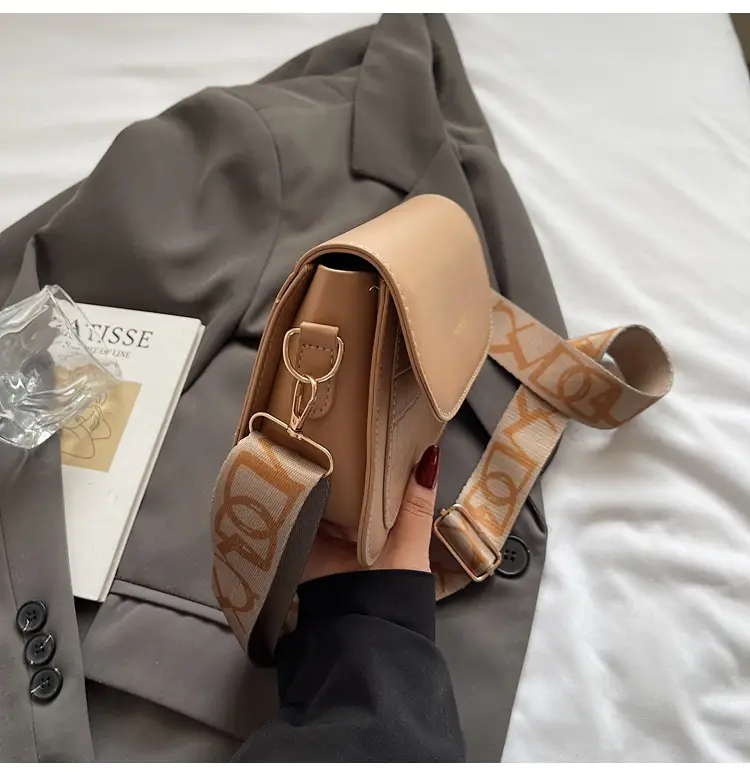 White Minimalist Shoulder Bag for Women 2026 — feature 25