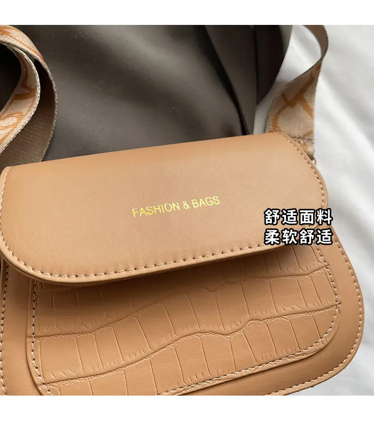 White Minimalist Shoulder Bag for Women 2026 — feature 3