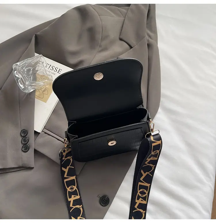 White Minimalist Shoulder Bag for Women 2026 — feature 34