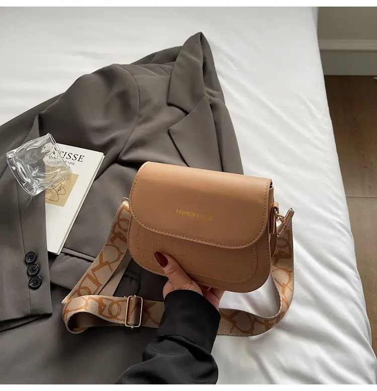 White Minimalist Shoulder Bag for Women 2026 — feature 37