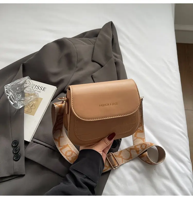 White Minimalist Shoulder Bag for Women 2026 — feature 38