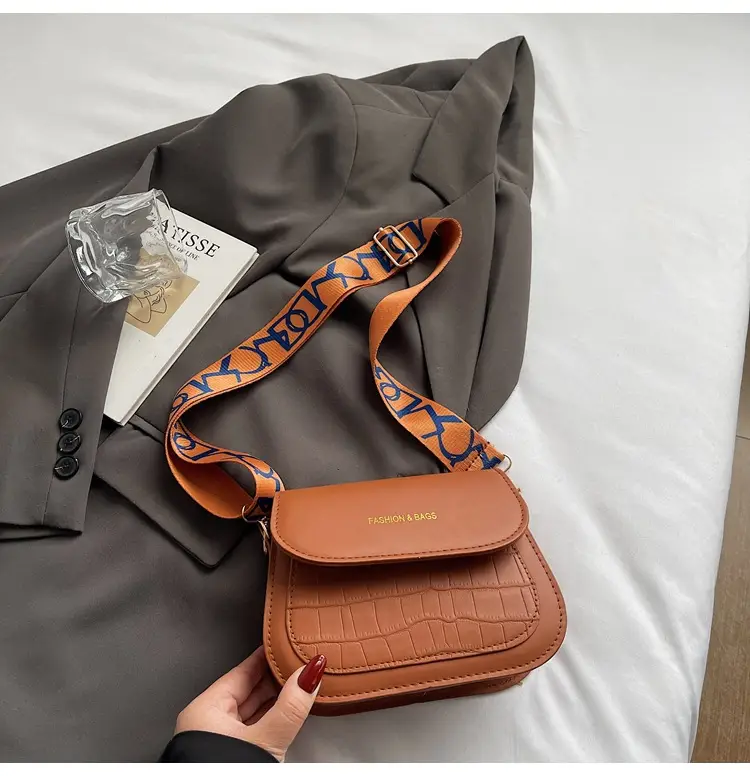 White Minimalist Shoulder Bag for Women 2026 — feature 47