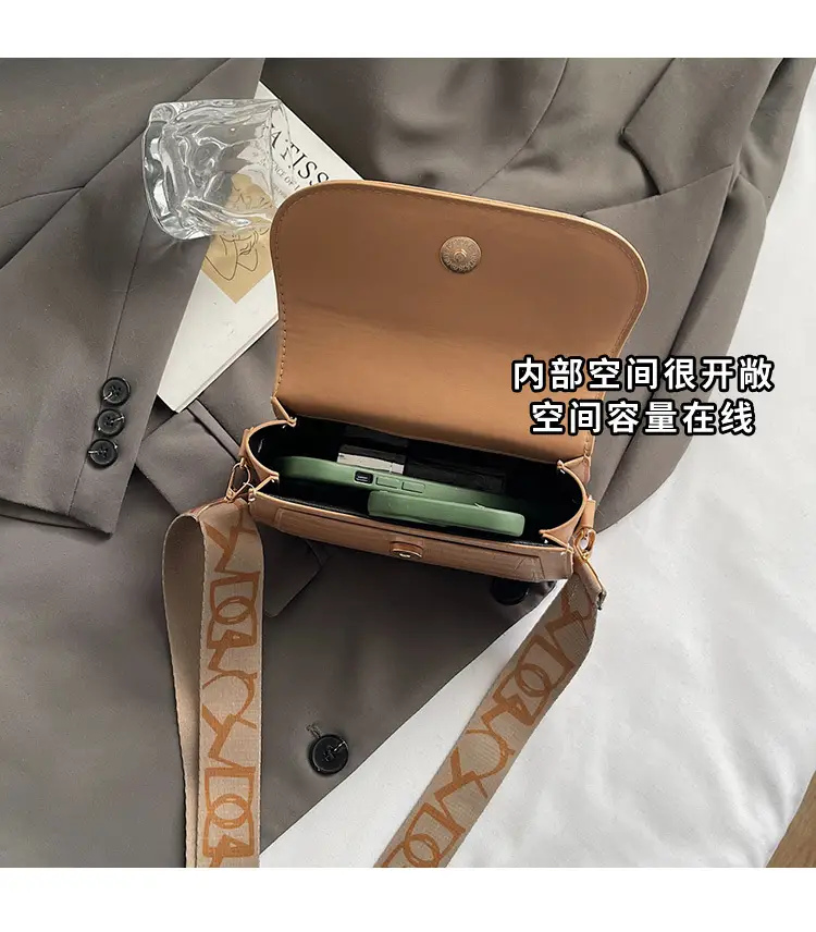 White Minimalist Shoulder Bag for Women 2026 — feature 7